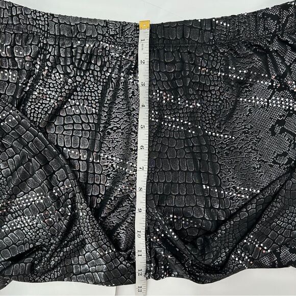 Torrid Snakeskin Pattern Metallic Black Leggings Size 2 - Picture 6 of 8